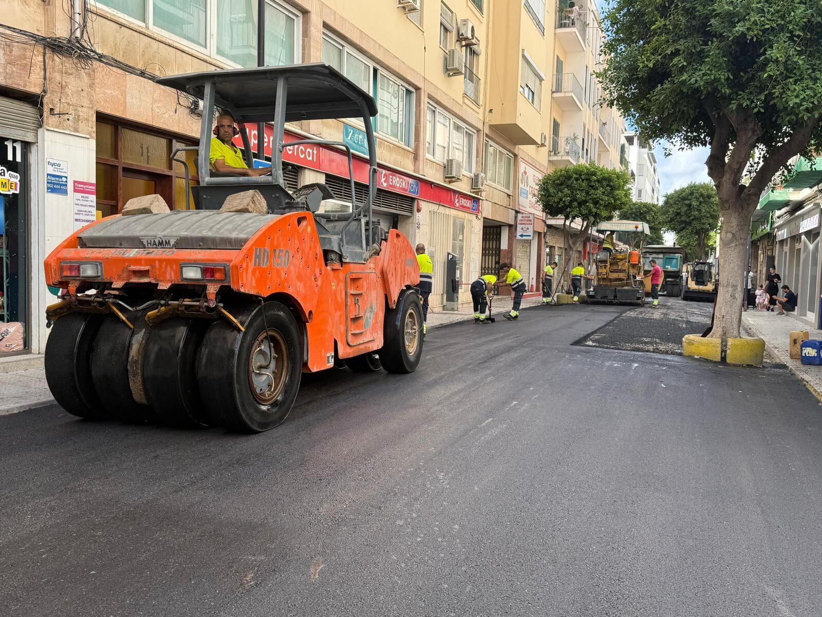 Imagen de las obras de asfaltado en calles de Vila