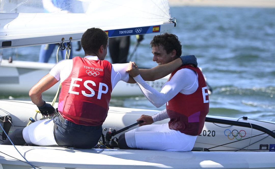 Xammar y Rodríguez celebran la décima medalla de España