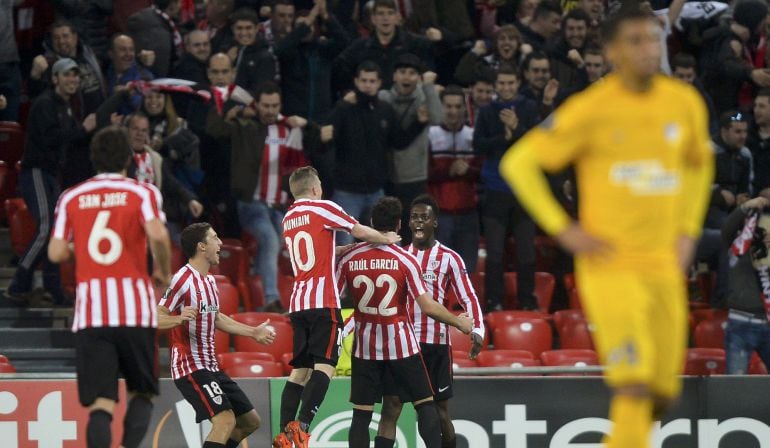 El Athletic Club celebra un gol en San Mamés