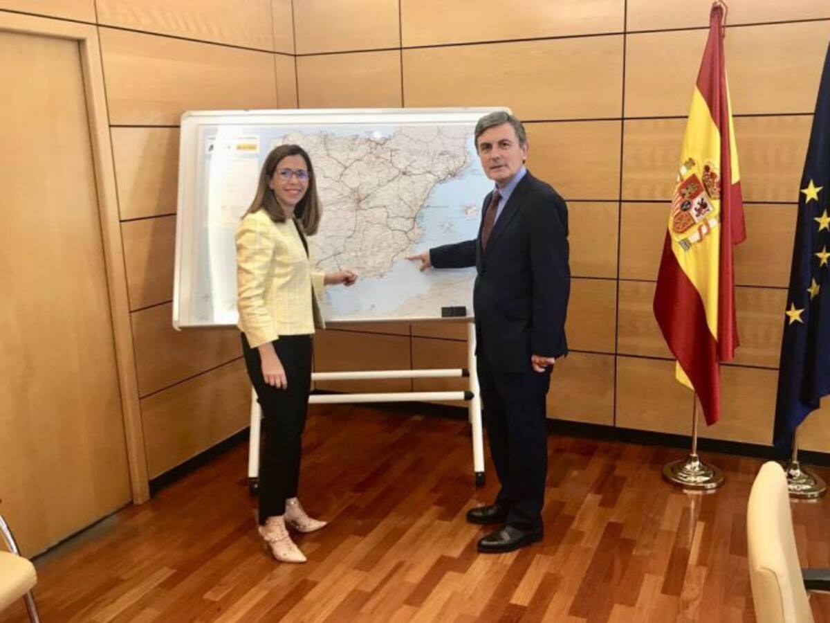 Castejón pide a Saura que opte por el trazado del AVE aprobado en el pleno