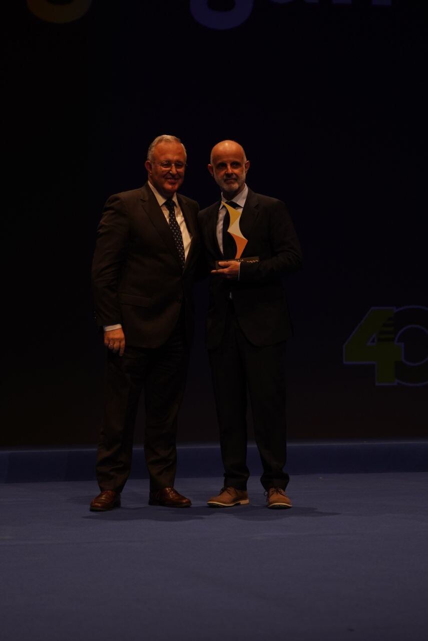 Pedro José Gil, gerente de Agrigán, recibe el premio a mejor Pyme