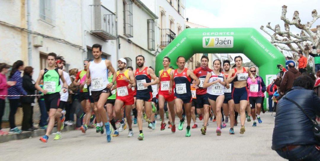 Salida de una edición anterior del Cross del Víboras.