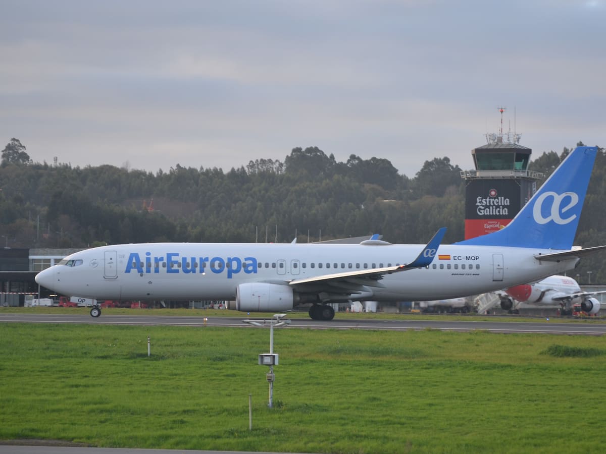 Controladores aéreos alertan de la situación en A Coruña y convocan huelga: “Hubo noches sin servicio”