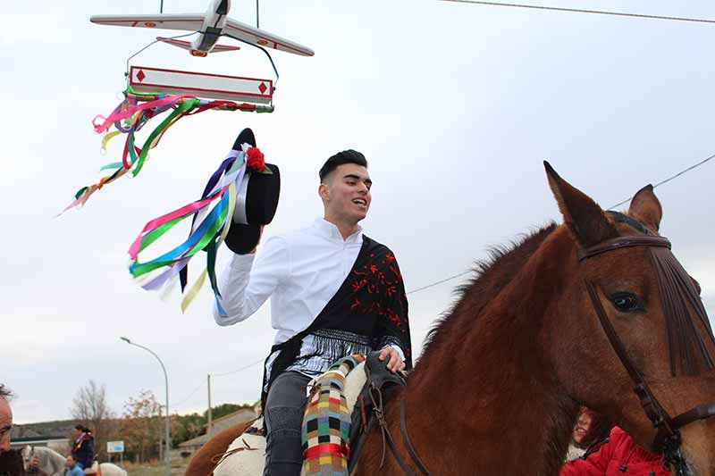 Uno de los Quintos de Castronuño echando el verso