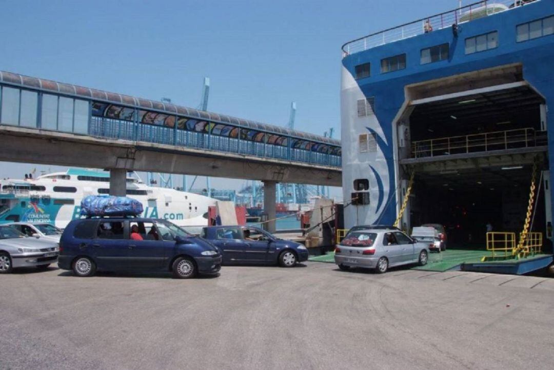 Un embarque en el puerto de Algeciras.