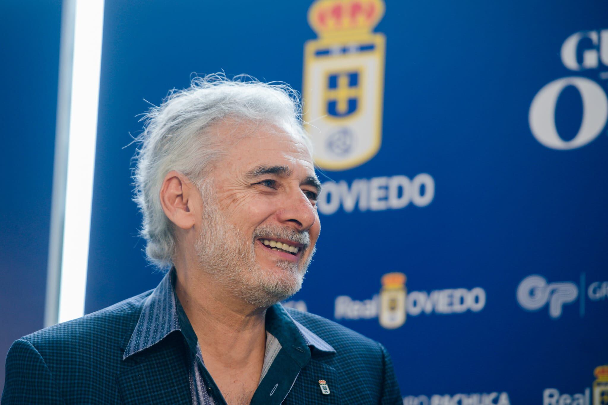 Jesús Martínez durante el acto en el Carlos Tartiere (Real Oviedo).