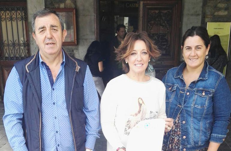 Demetrio García, Ana Urrestarazu y María Emilia Aguirre.
