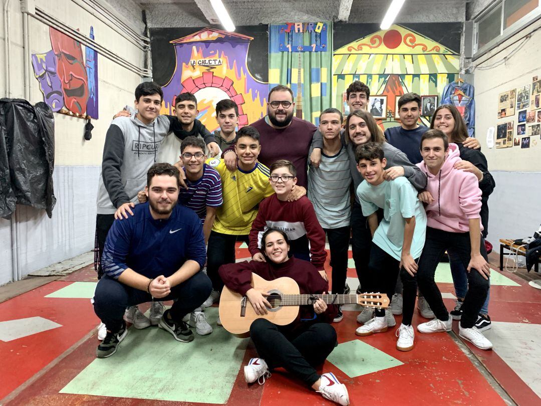 Componentes y autores de la chirigota juvenil Los Burritos