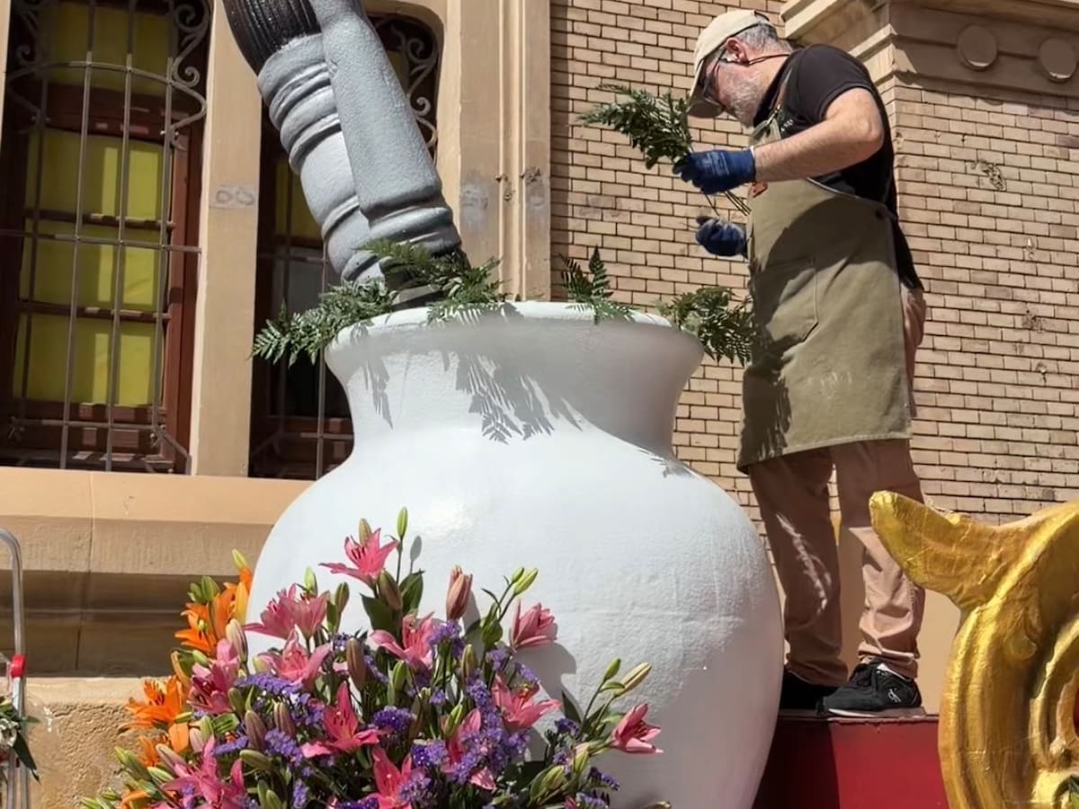 Murcia se prepara para celebrar este jueves la Batalla de las Flores