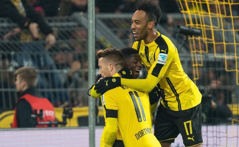 Aubameyang celebra un gol ante el Gladbach