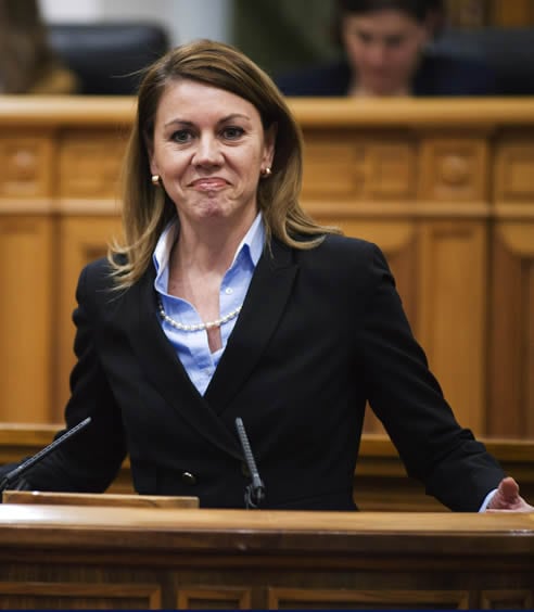 La presidenta de Castilla-La Mancha, María Dolores de Cospedal, ha anunciado este jueves que va a pedir al Grupo Parlamentario Popular que presente &quot;otra vez&quot; en las Cortes regionales una iniciativa para eliminar los privilegios de los expresidentes de la