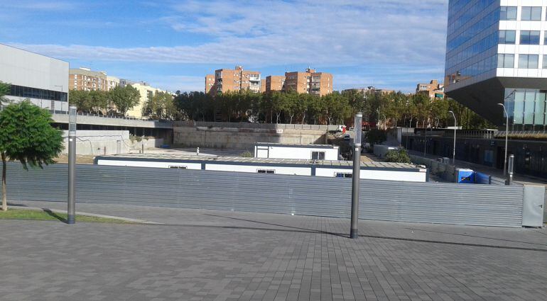 El solar de la Zona Franca on s'ubicarà el nou edifici administratiu de la Zona Franca