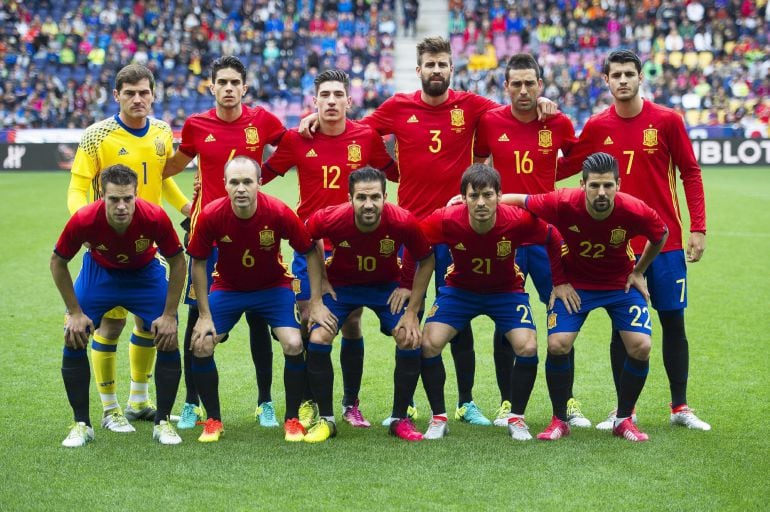 El once inicial español posa antes del partido amistoso disputado ante Corea del Sur, en Salzburgo (Austria) el 1 de junio del 2016.