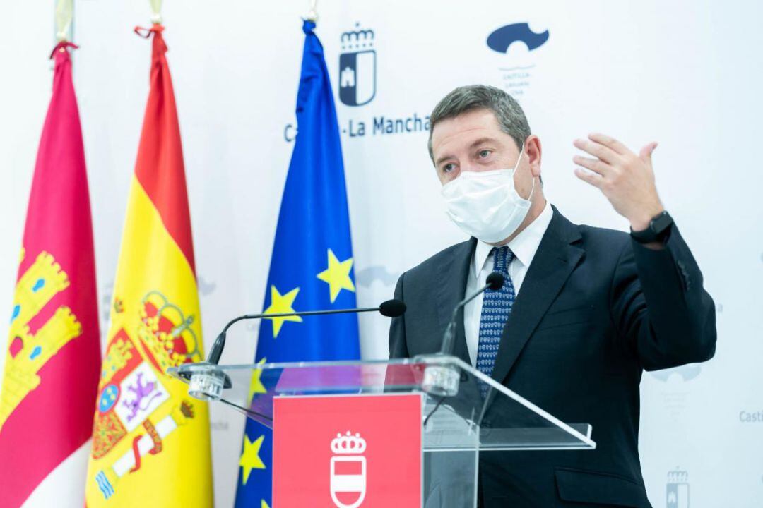 Emiliano García-Page, en la inauguración del Centro de Adultos &quot;Antonio Machado&quot; en Puertollano 