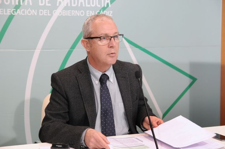 Juan Luís Belizón, delegado territorial de educación, durante una comparecencia en la Subdelegación del Gobierno.