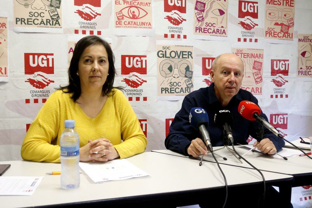 La portaveu de la sectorial d'autònoms de la UGT, Sandra Zapatero, i el secretari general del sindicat a comarques gironines, Xavier Casas