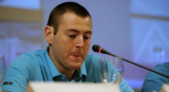 Spanish policeman and caver Juan Bolivar gives a press conference on his caving accident in a ravine in Morocco, in Granada on April 9, 2015. Companions of Bolivar, trapped for days in a ravine in Morocco, along with two other climbers who died there, ale