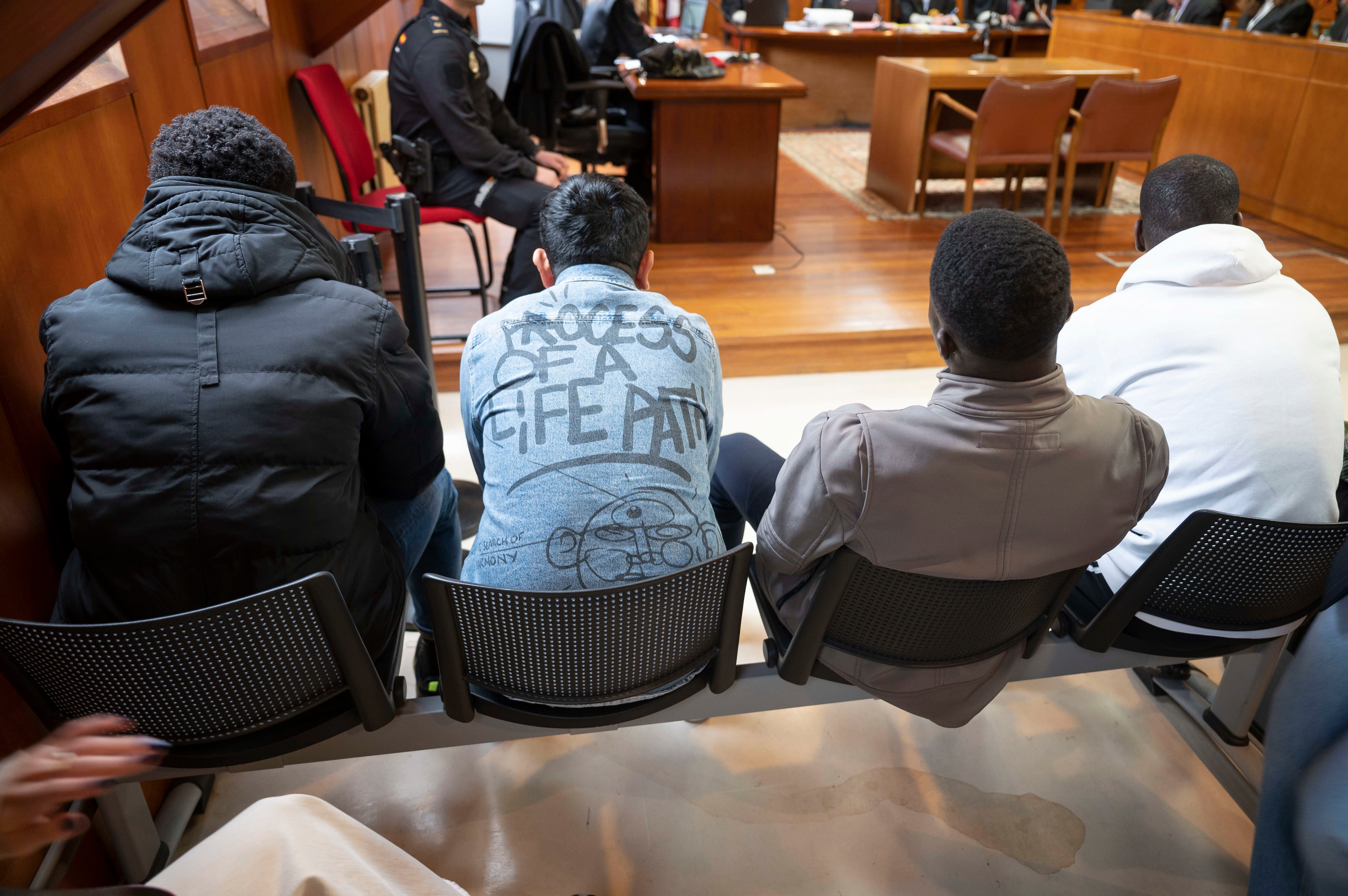 SANTANDER, 20/03/2024.- Los cuatro acusados de una violación en grupo a una joven en las fiestas de la Semana Grande de Santander de 2022, durante la continuación del juicio, este miércoles, en la Audiencia de Cantabria. EFE/Pedro Puente Hoyos
