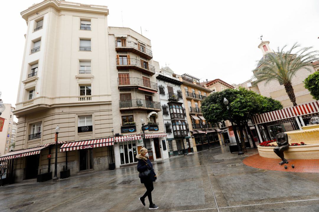 La Plaza de las Flores, vacía durante el estado de alarma, en Murcia 