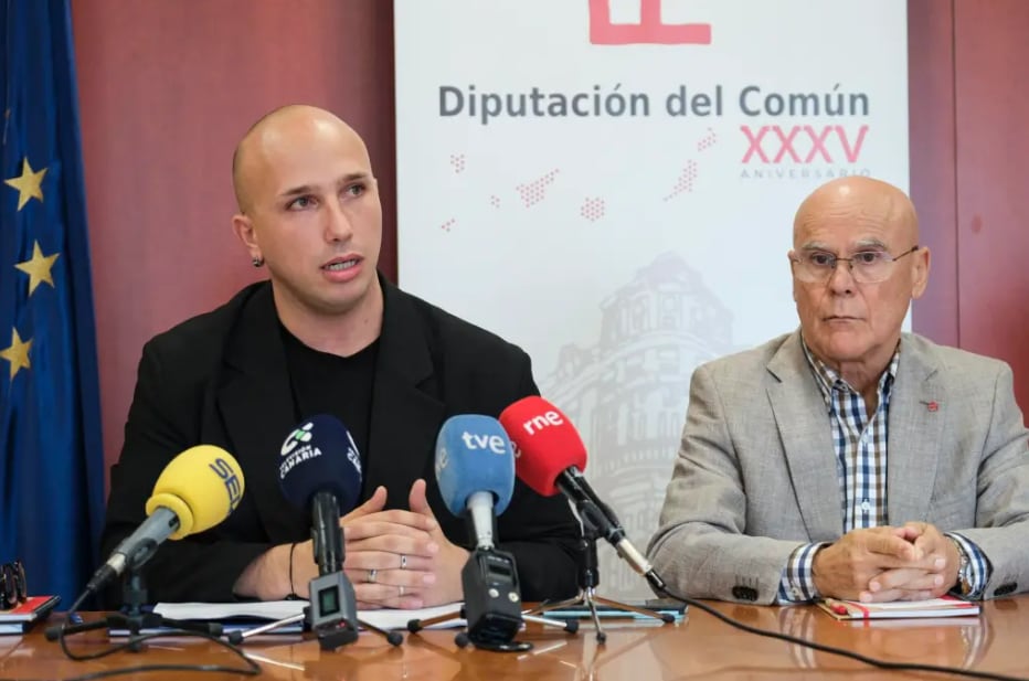 La directora del Observatorio de Servicios Sociales de Canarias (Odesocan), Emma Colao y el Diputado del Común, Rafael Yanes