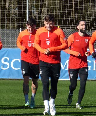 Andrei Ratiu durante un entrenamiento con la SD Huesca