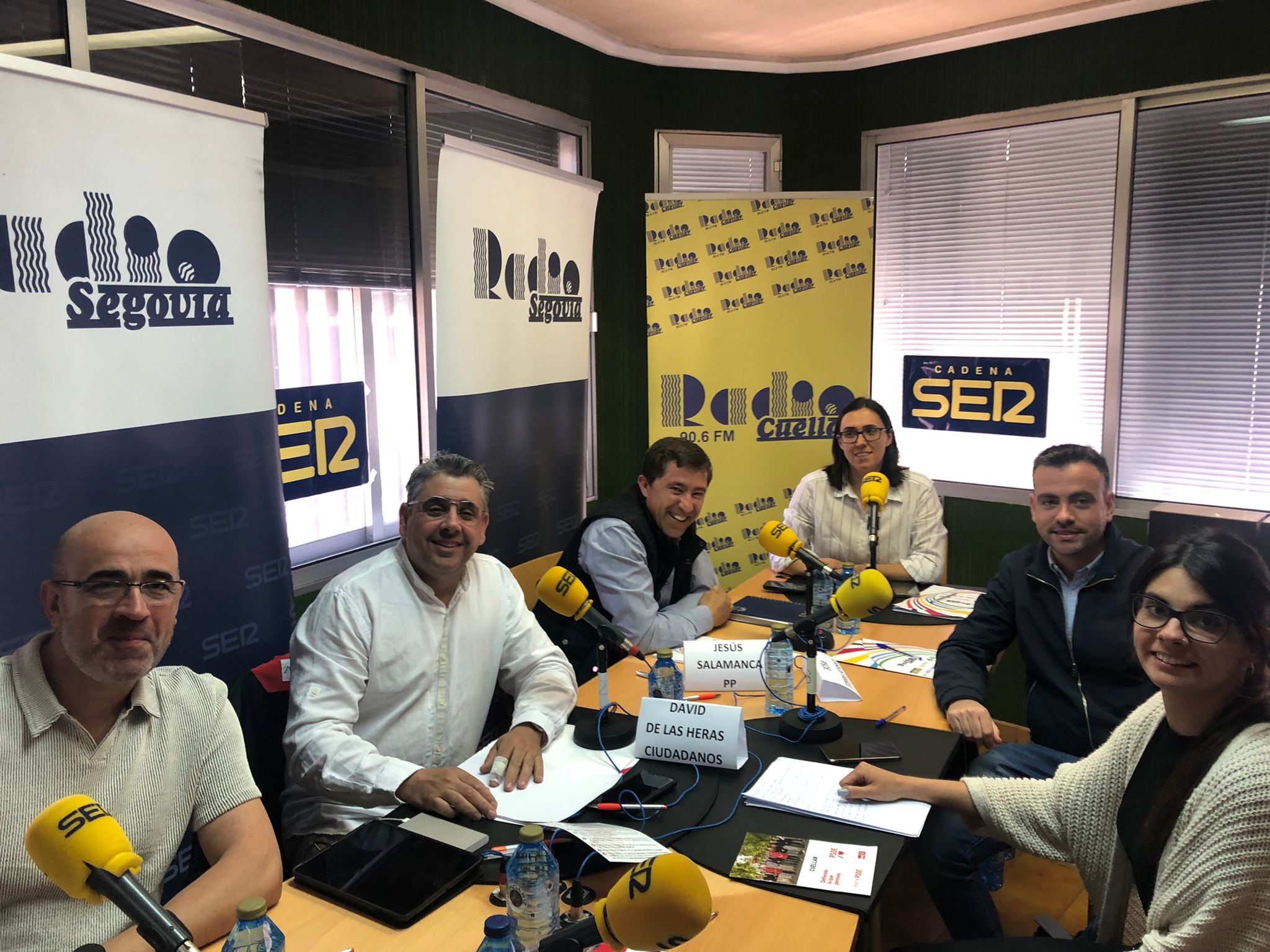 Debate en los estudios de Radio Cuéllar con los candidatos de PSOE, PP, IU, Ciudadanos y Centrados