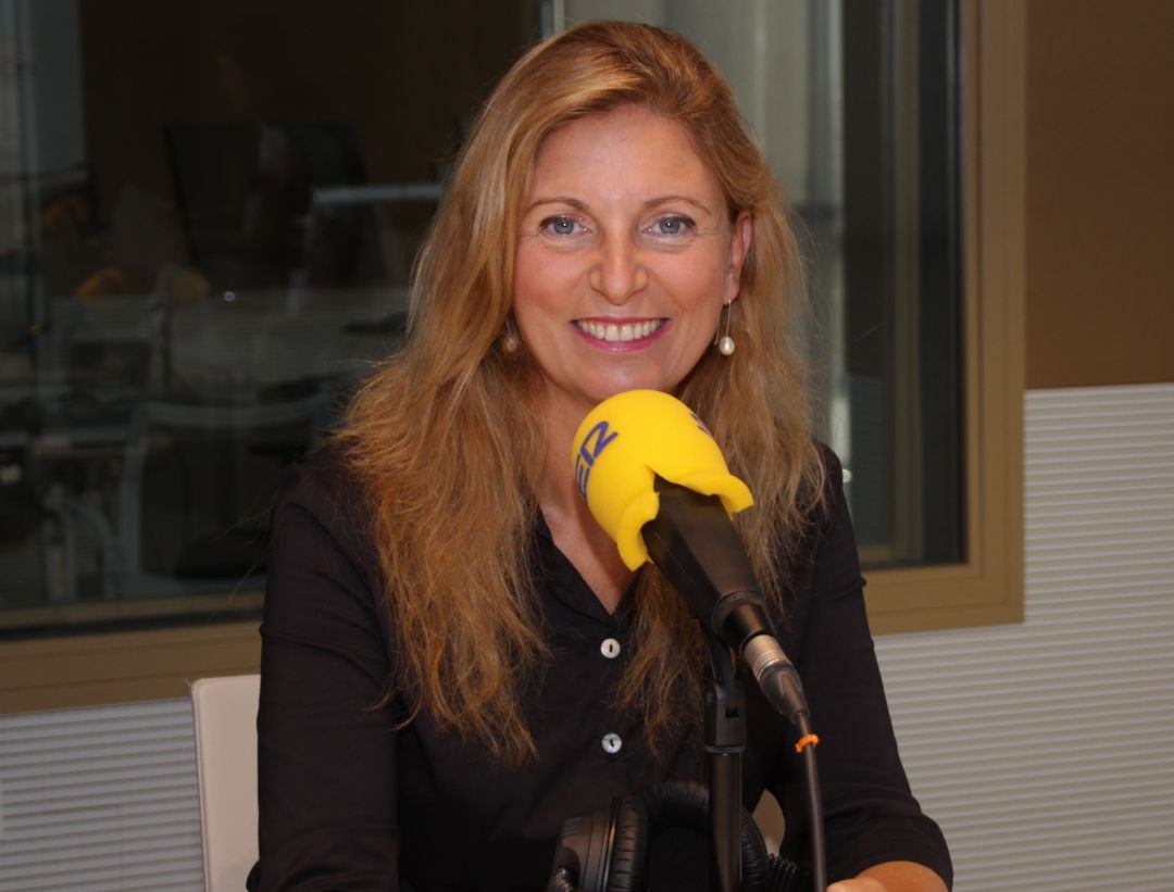 La alcaldesa de Castellón, Amparo Marco, en los estudios de Radio Castellón. Imagen de archivo