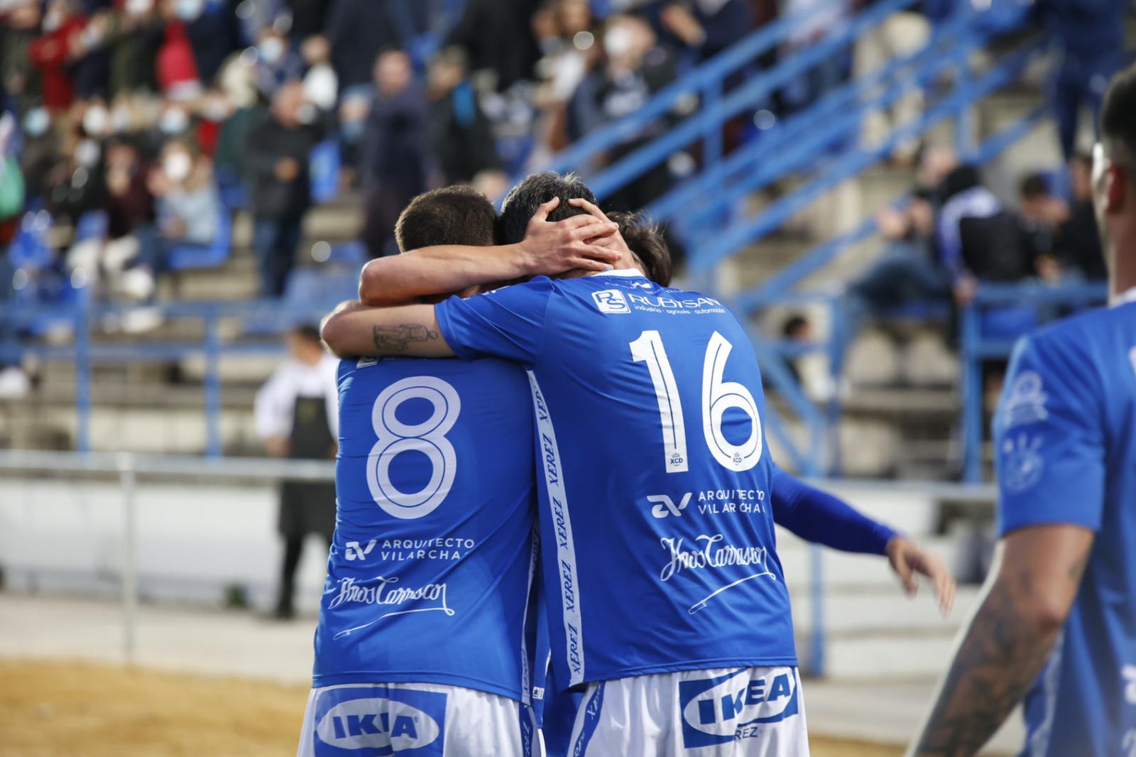 Jugadores del Xerez CD celebrando el gol de Borja