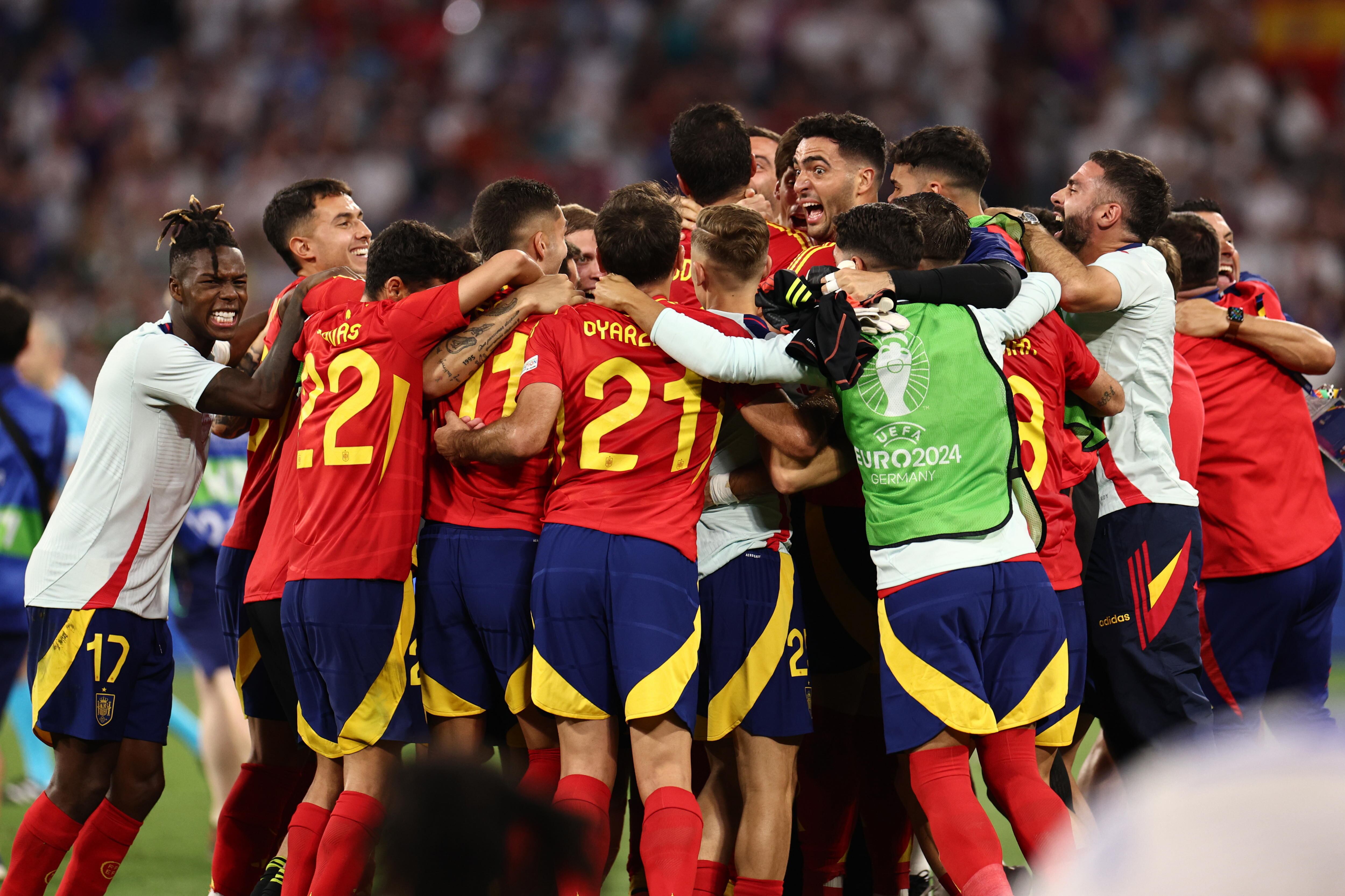 España celebra la clasificación a la gran final.