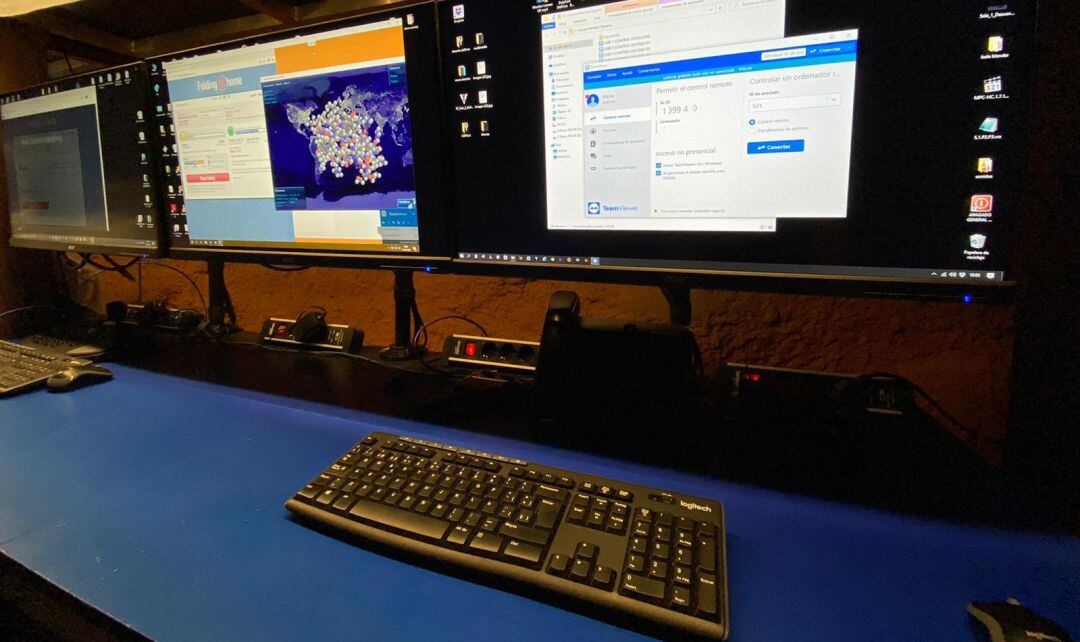 Monitores en el aula medioambiental del Rancho Texas Lanzarote Park.