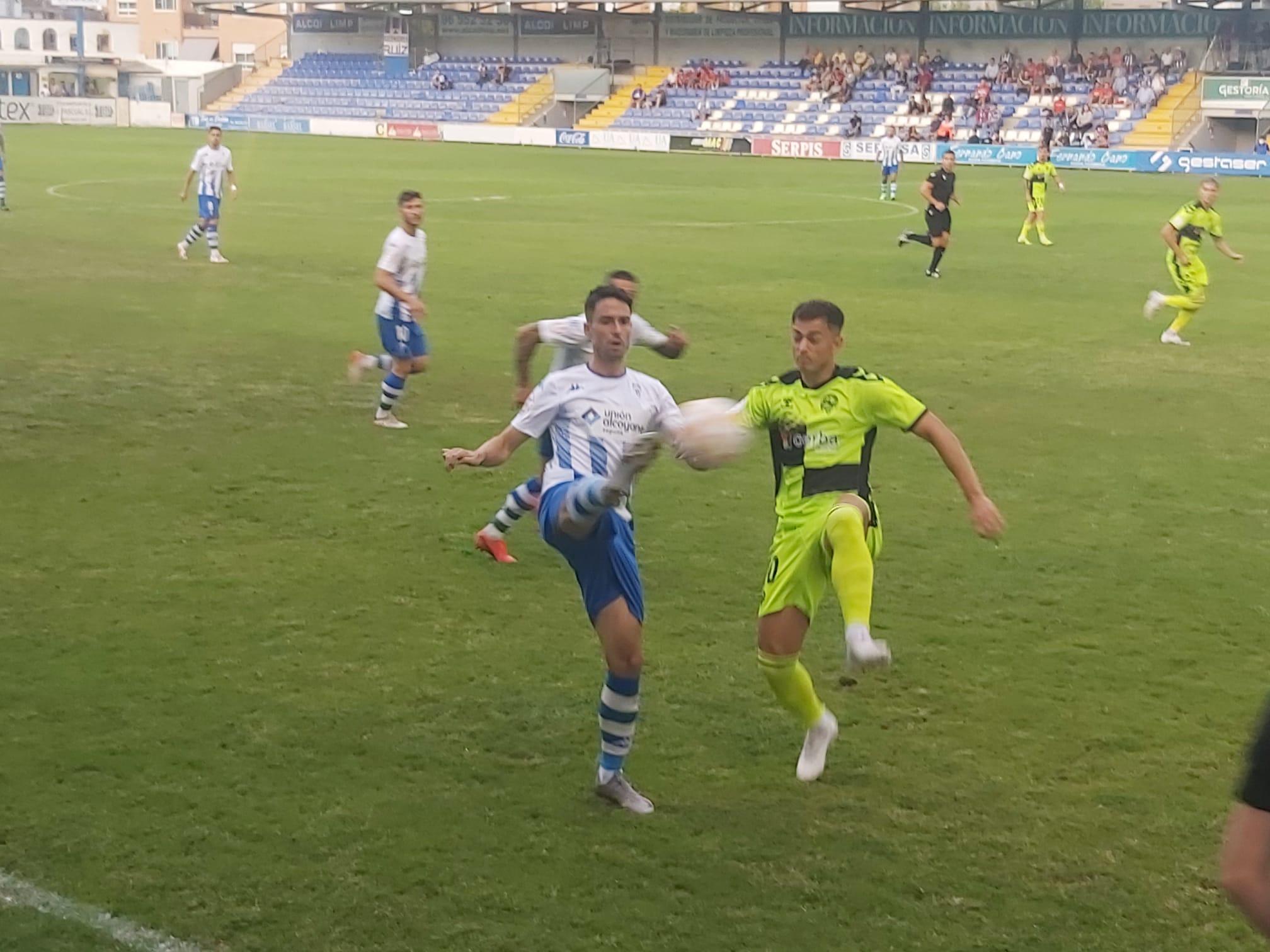 Momento del partido de ida en El Collao