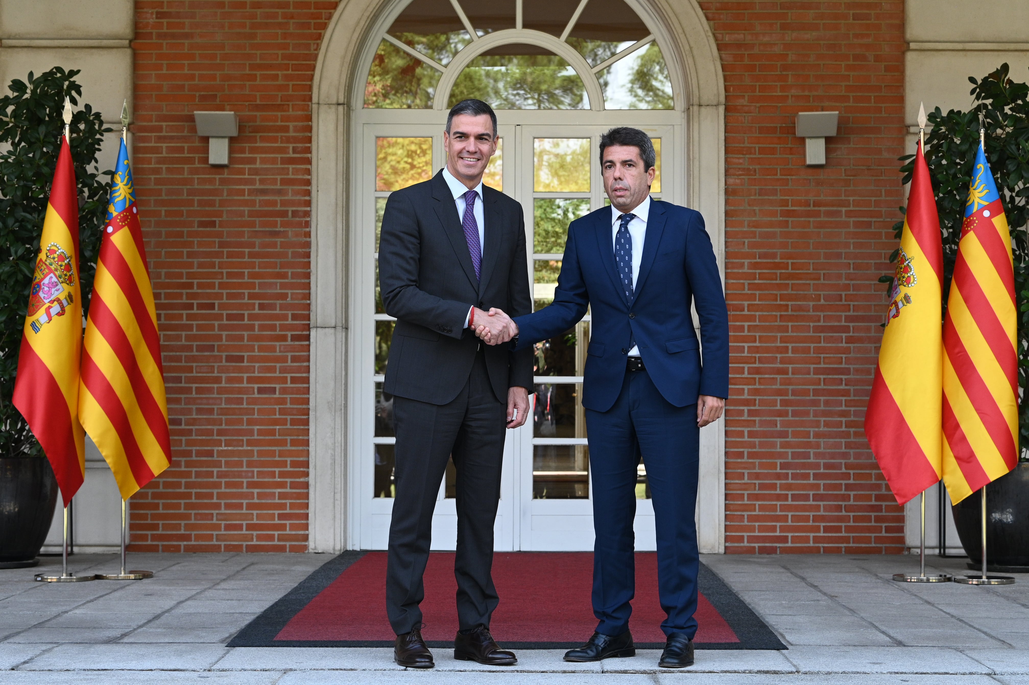 Reunión en Moncloa del president de la Generalitat, Carlos Mazón, y el presidente del Gobierno, Pedro Sánchez