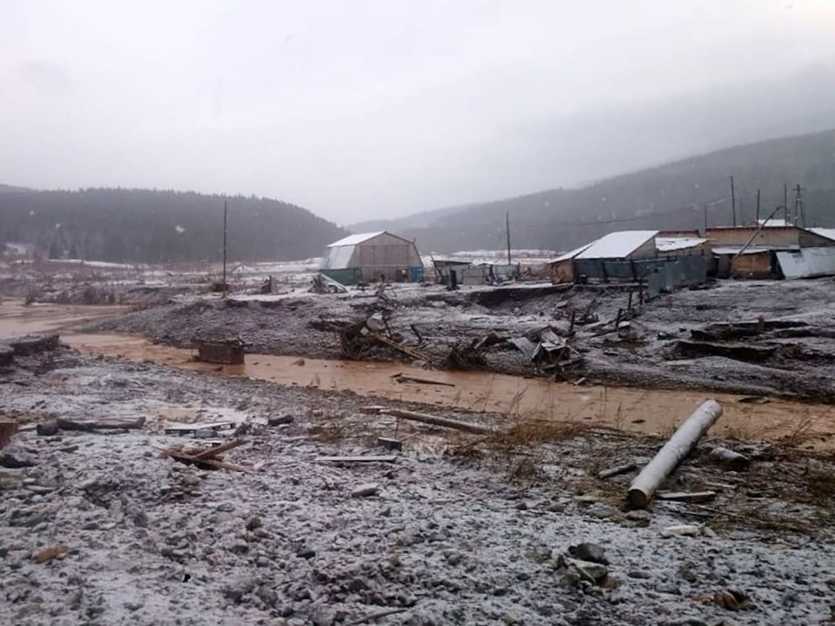 Al menos 15 muertos y 13 desaparecidos al derrumbarse presa en Siberia