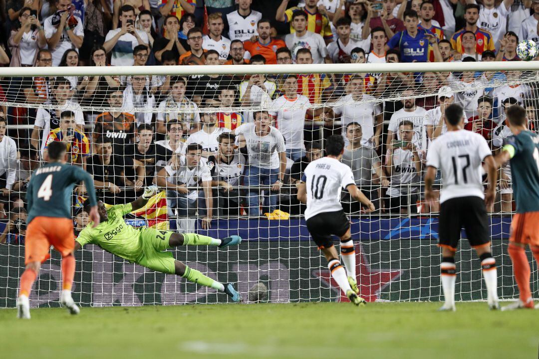 Dani Parejo falló un penalti ante el Ajax