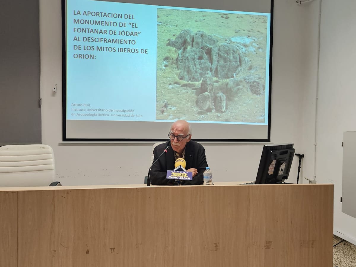 Siguen apareciendo nuevos hallazgos en torno al paraje de El Fontanar, sobre el monumento de hierogamia (Acto sexual entre Diosa y Héroe), nuevas imágenes incrustadas en el