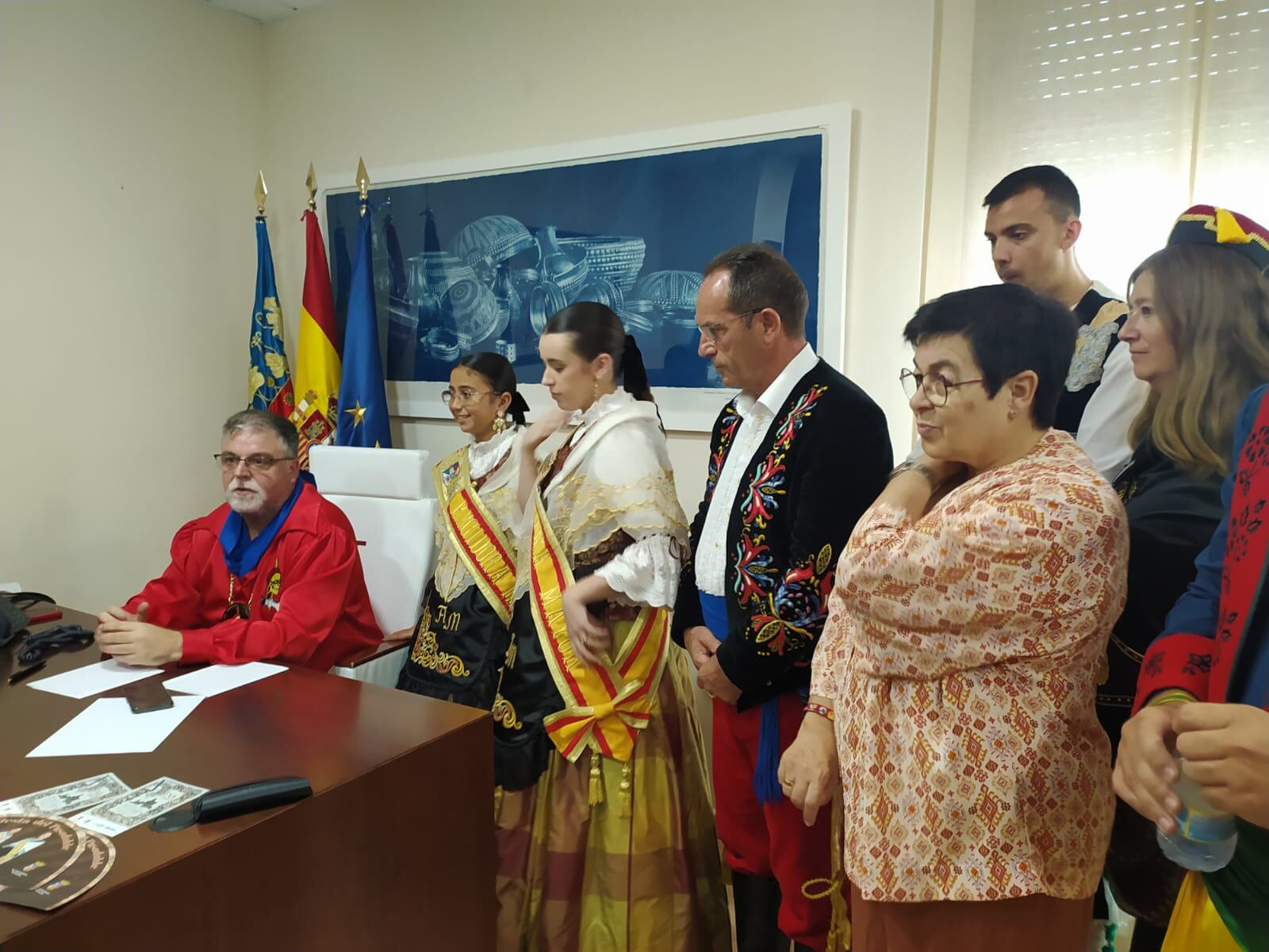 Llamada a las nuevas regidoras