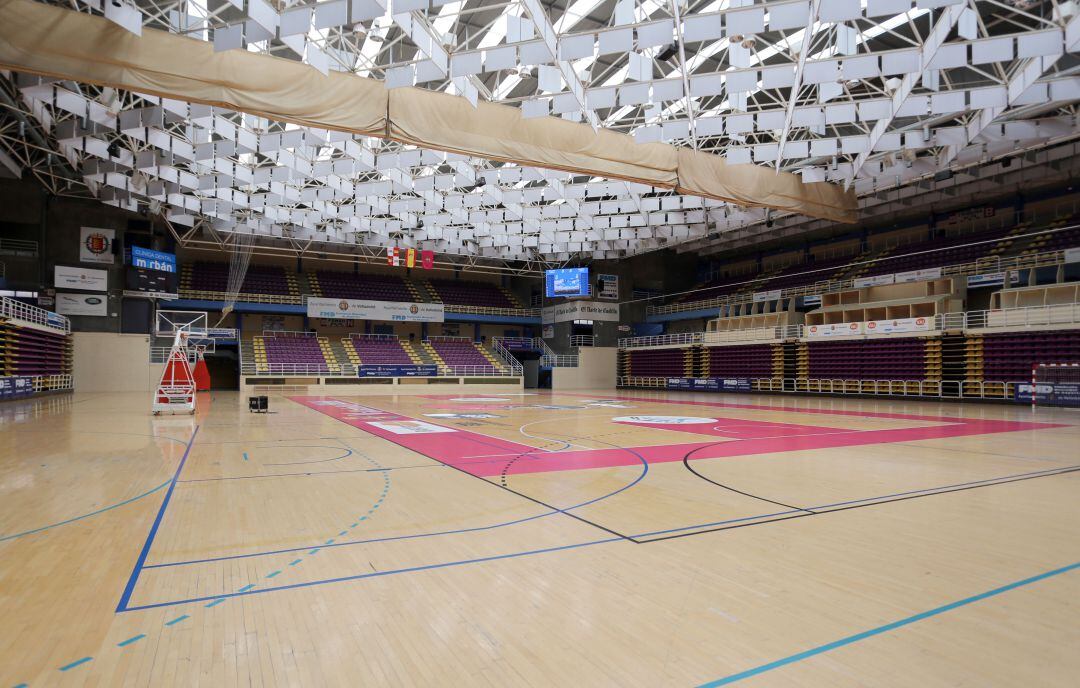 Interior del polideportivo Pisuerga, con los nuevos videomarcadores y el sistema de sonorización