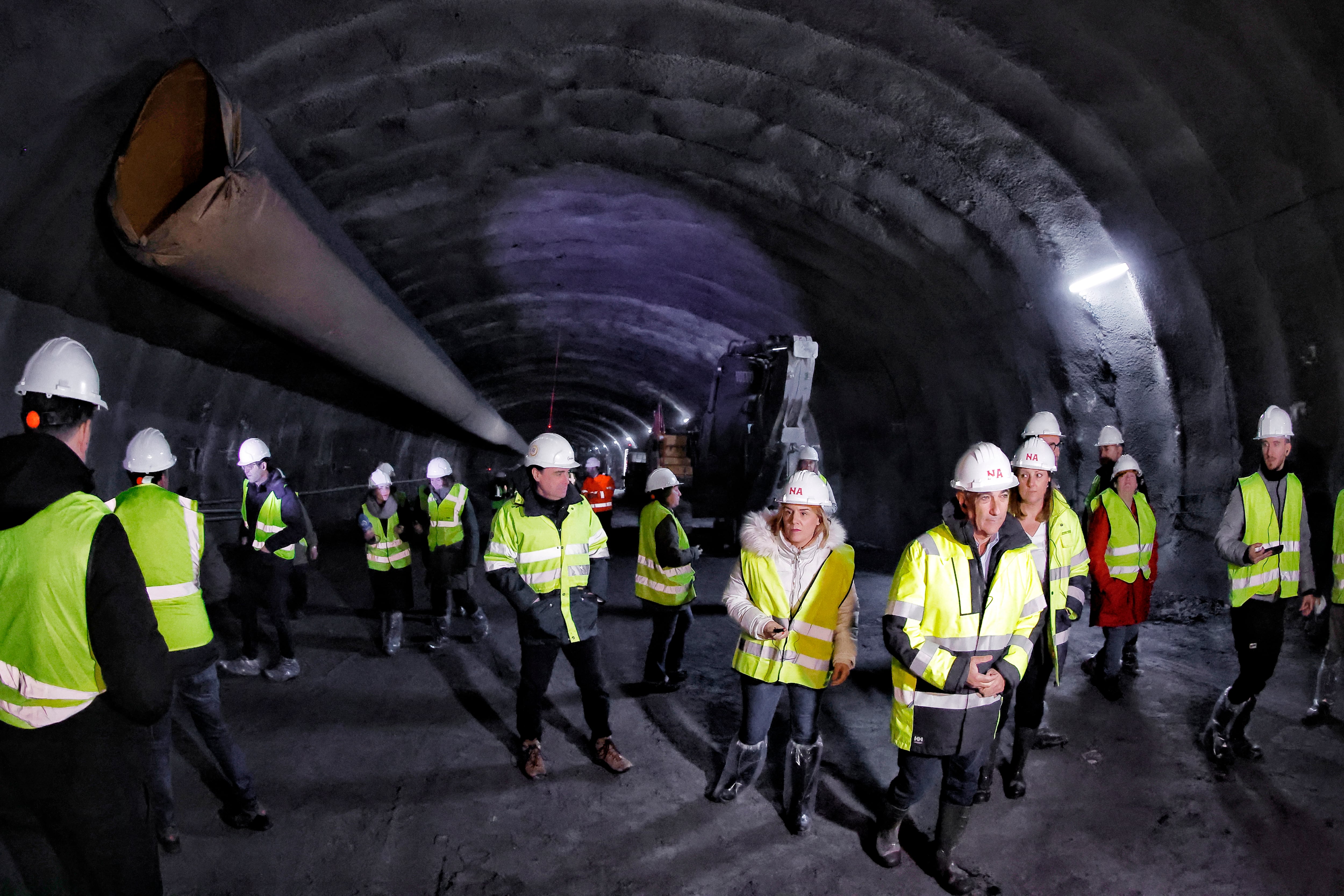 El túnel de Belate, que supone la duplicación del actual, lleva excavado un total de 2.519,5 metros, el 88,22 % de los 2.856 metros que completan el túnel y, una vez acabada la excavación en avance prevista para antes de verano,