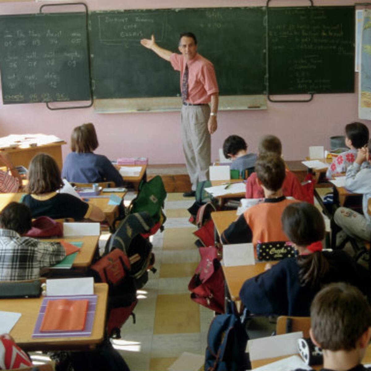 La Junta de Personal Docente pide una subida salarial del 30% y la reducción horaria para mayores de 55 en Cantabria