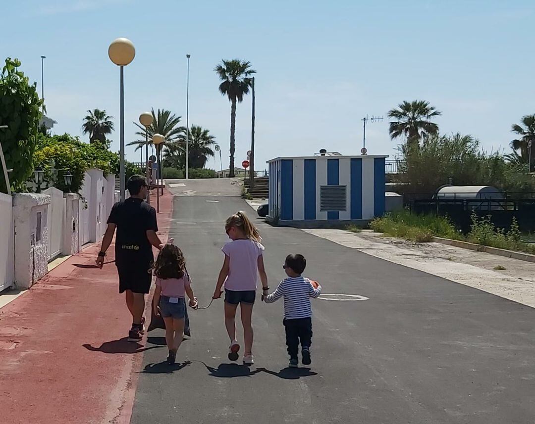 Las familias han salido este domingo por primera vez desde el inicio del Estado de alarma