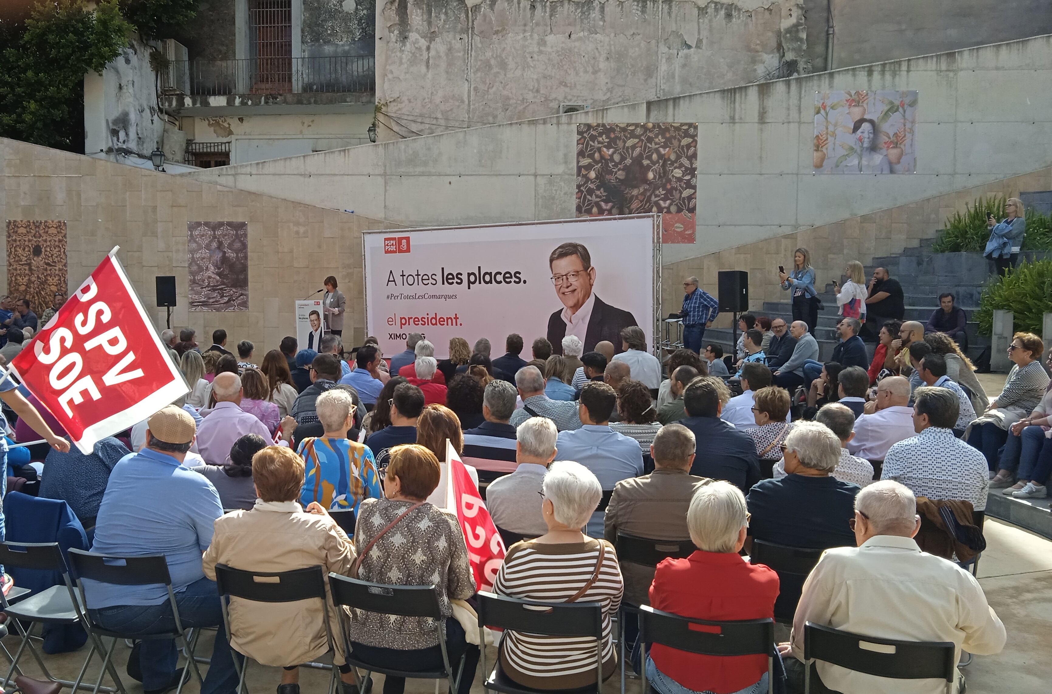 Acto &#039;En totes les places&#039; del PSPV-PSOE, en la plaza del Consell de Dénia.