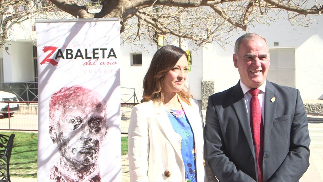 La delegada de Gobierno, Maribel Lozano invitada en la entrega de reconocimientos de los Zabaleta del Año, junto al alcalde Manuel Vallejo