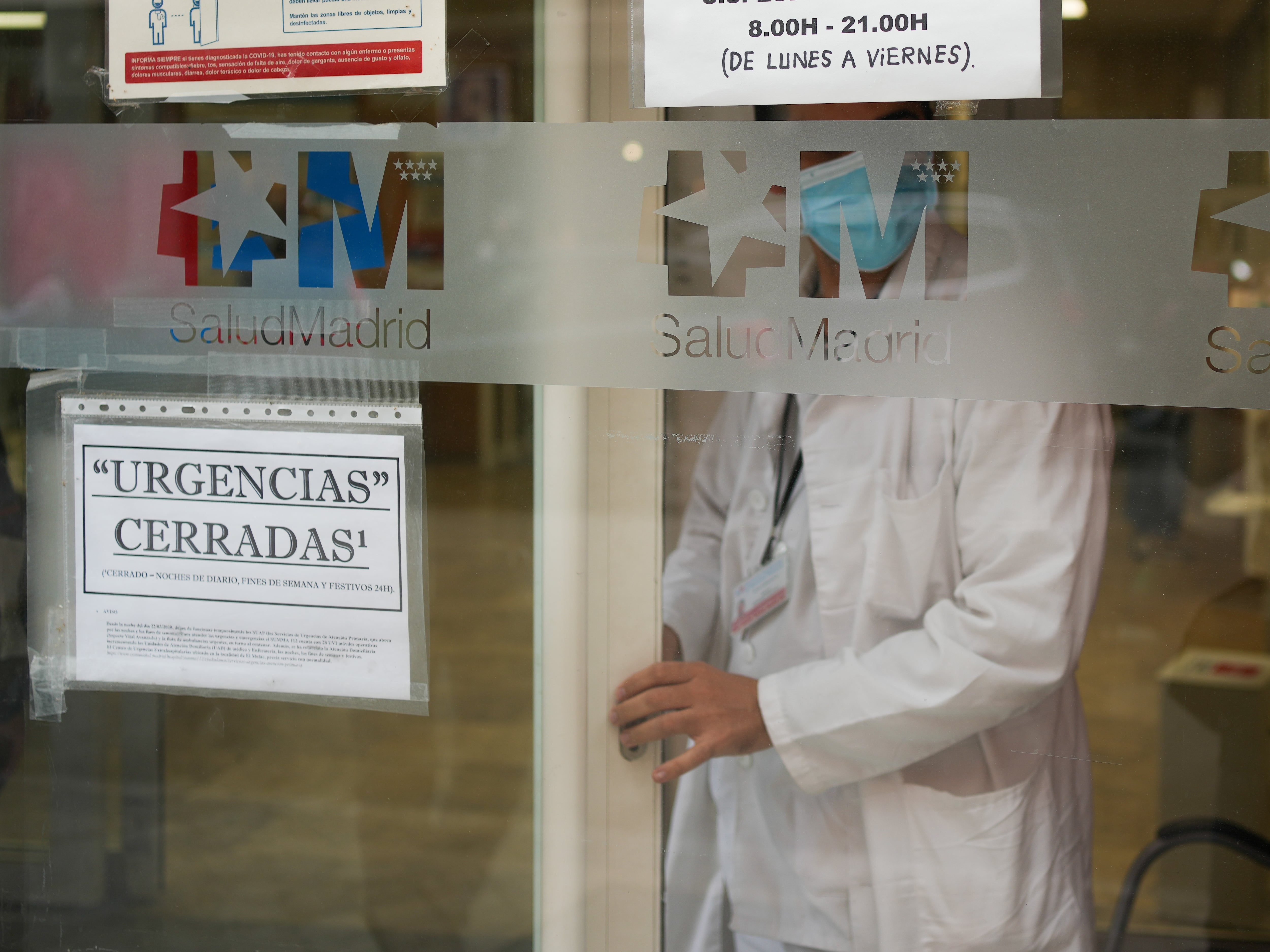 Sanitarios protestan en el estreno del centro de urgencias