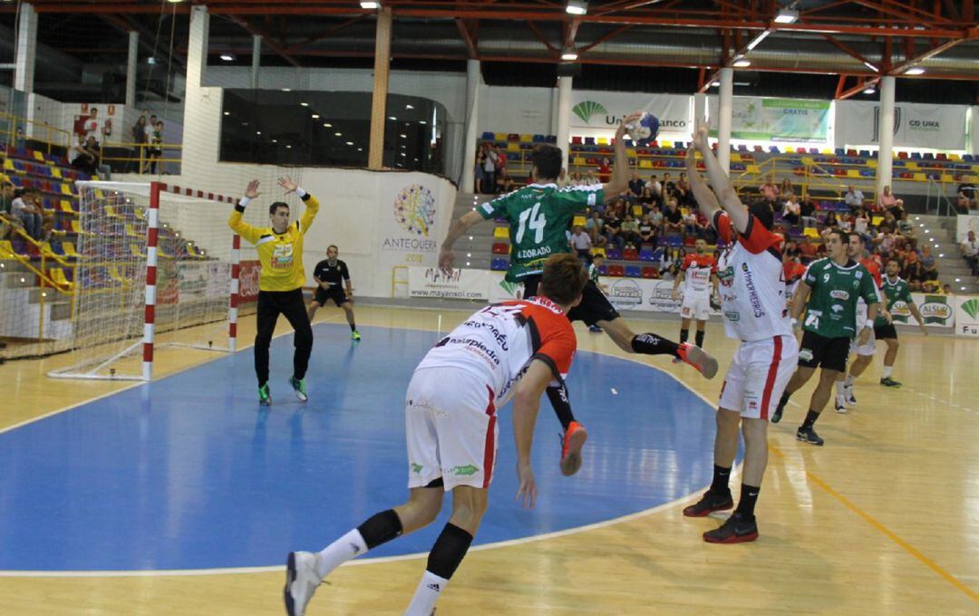 Victoria importante del CB Nava en Antequera