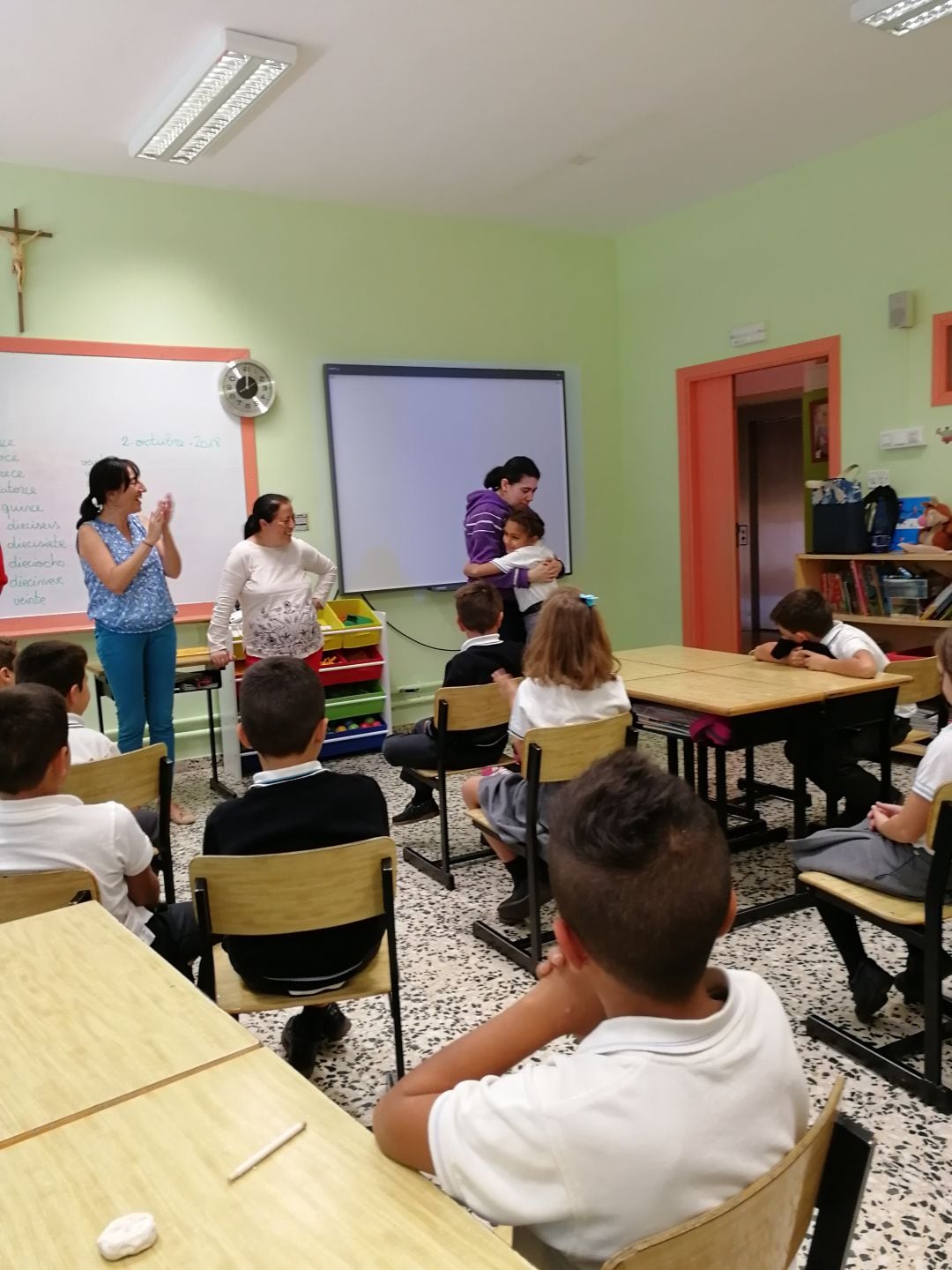 Usuarios del taller en uno de los encuentros entre escolares y la Biblioteca