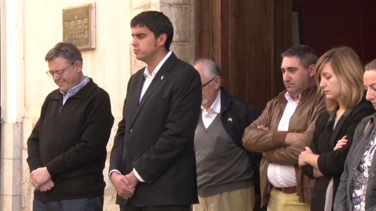 El President Ximo Puig, realizando un minuto de silencio en Morella