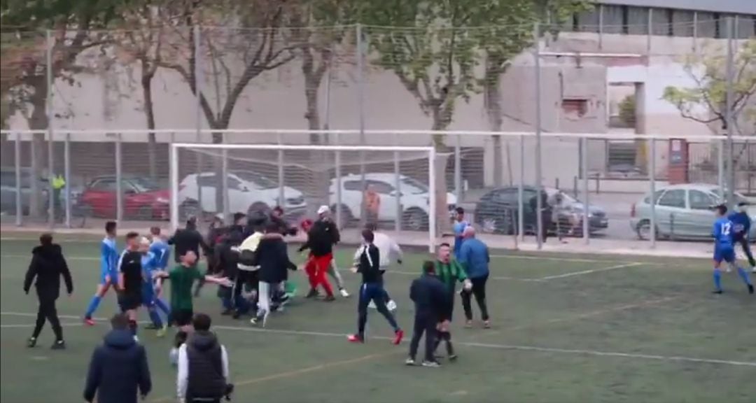 La pelea entre el Bon Pastor y la UD Carmelo