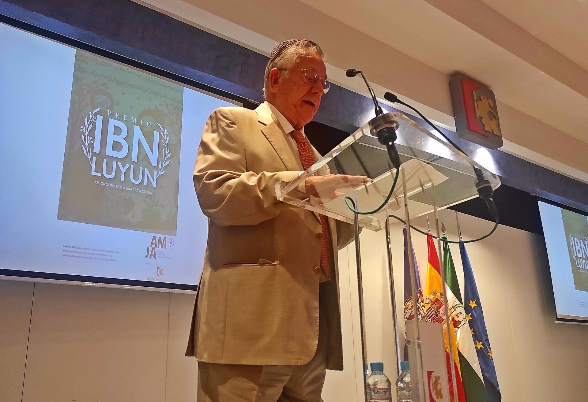 José Elías Bonells, en el acto de recogida del Premio Ibn Luyun de la Asociación Multisectorial de la Jardinería Andaluza (AMJA)