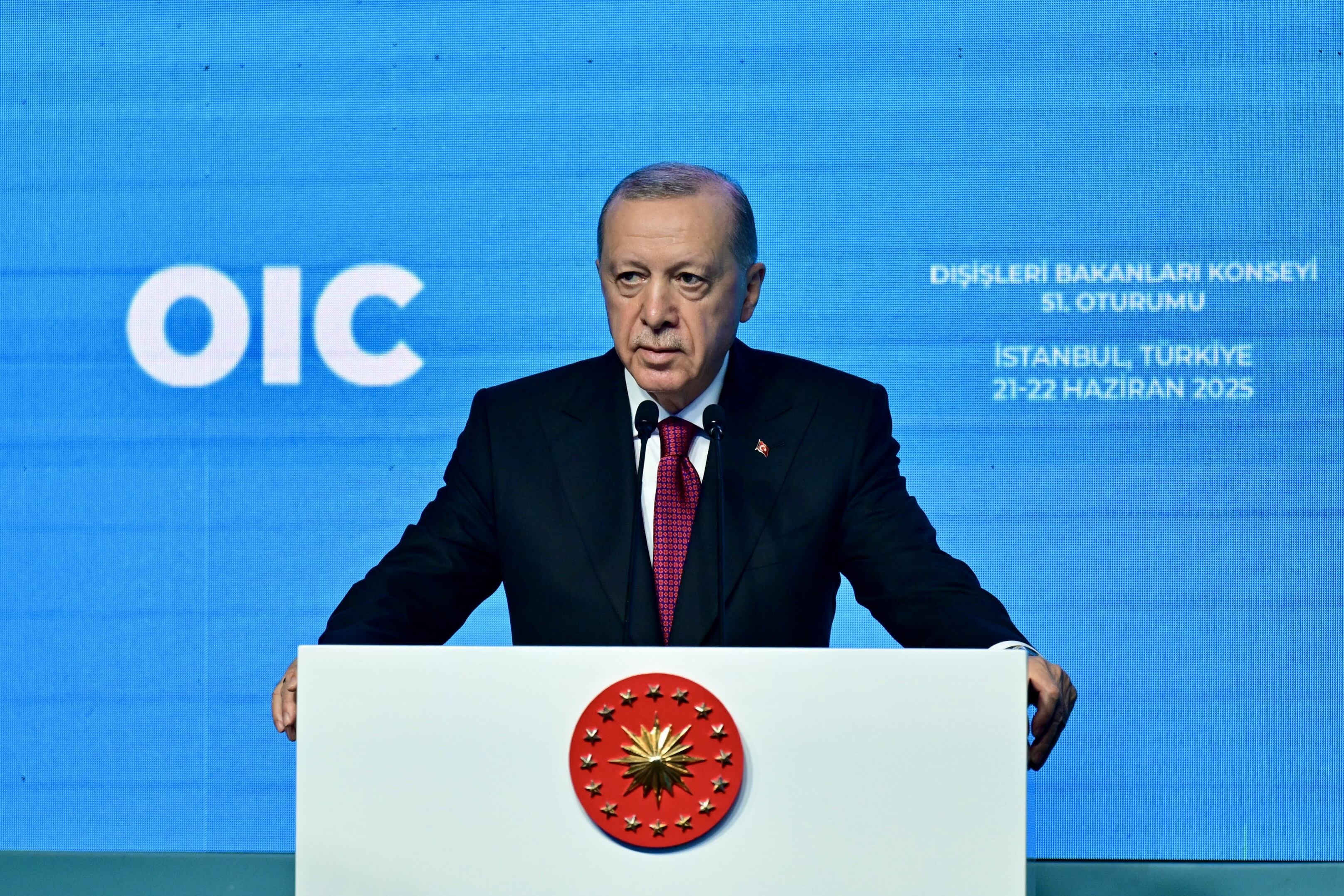 El presidente turco, Recep Tayyip Erdogan, en la reunión del Consejo de Ministros de Asuntos Exteriores de la OCI, en Estambul, Turquía, el 21 de junio de 2025. Serhat Cagdas/Anadolu.