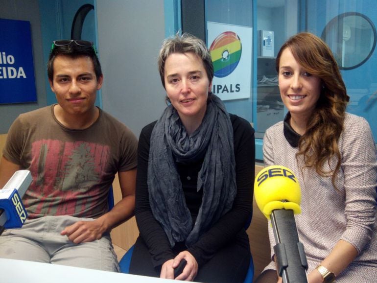 Luís Miguel Chiquito, Joana Martín i Verònica Lladonosa comparteixen l'afició per patinar.